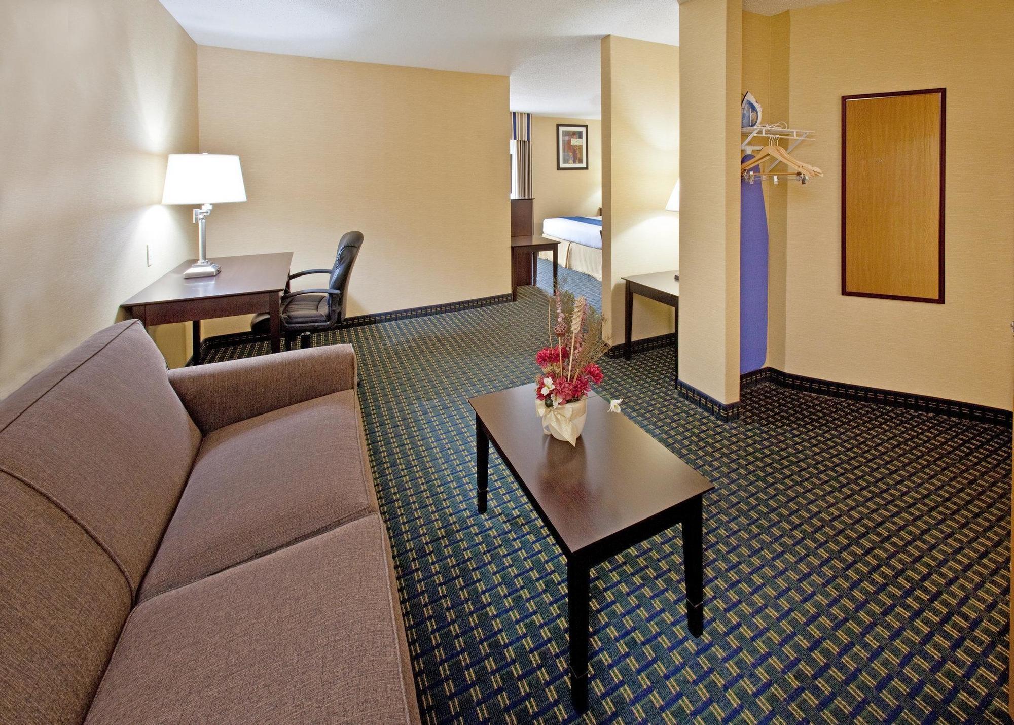Country Inn & Suites By Radisson Benton Harbor-St Joseph Mi Dış mekan fotoğraf